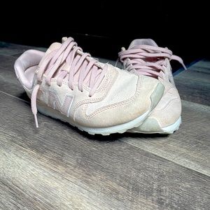 🛑SOLD🛑 Women’s New Balance Tennis Shoes